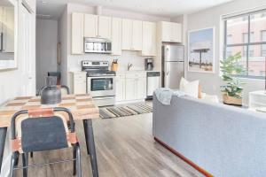 Η κουζίνα ή μικρή κουζίνα στο Comfy Financial District 1 Bed with Keyless Entry +8 φωτογραφίες