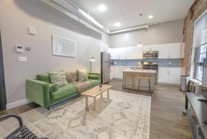 Η κουζίνα ή μικρή κουζίνα στο Flexible Stay Historic Loft Near Boston Common