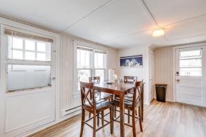 Ảnh trong thư viện ảnh của 8 Mi Barnegat Lighthouse Apt with Balcony! ở Surf City
