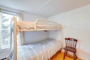 Giường trong phòng chung tại 8 Mi Barnegat Lighthouse Apt with Balcony!