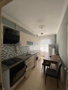 Μια τηλεόραση ή/και κέντρο ψυχαγωγίας στο Arsin suit
