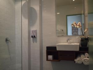 Koupelna v ubytování Kapitan Kongsi Boutique Hotel