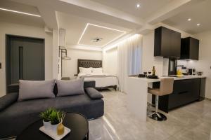 Kuchyň nebo kuchyňský kout v ubytování Nikki's Skylight Suite
