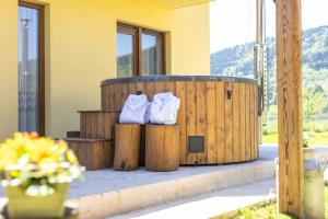 Gambar di galeri bagi Kuća Trota - sauna, HOT TUB di Otočac +45 gambar