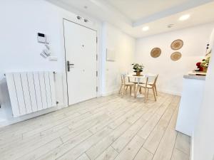 Kép Castro Holidays - Apto D Céntrico Terraza con Garaje Gratis szállásáról Castro-Urdialesben a galériában