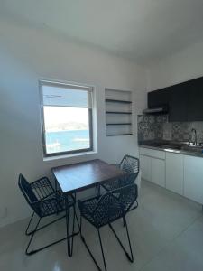 Η κουζίνα ή μικρή κουζίνα στο Departamentos Condominio Puerto las Hadas