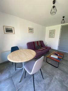 Χώρος καθιστικού στο Home Chez Vince