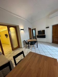 Μια τηλεόραση ή/και κέντρο ψυχαγωγίας στο Casa Donda