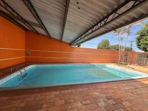 Foto de Casa grande com piscina