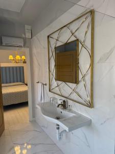 Phòng tắm tại Hostal Boutique Puerta del Sol