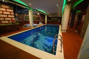 Bazén v ubytování Hotel Rosa Blu nebo v jeho okolí
