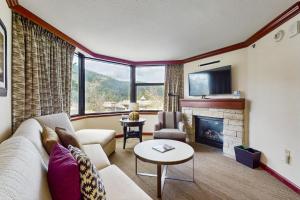 TV a/nebo společenská místnost v ubytování Everline Resort & Spa 340