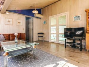 Μια τηλεόραση ή/και κέντρο ψυχαγωγίας στο Secluded Pool Retreat - By Traum Ferienwohnungen