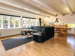 Χώρος καθιστικού στο 6 person holiday home in Hals-By Traum +33 φωτογραφίες