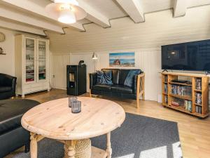 Χώρος καθιστικού στο 6 person holiday home in Hals-By Traum