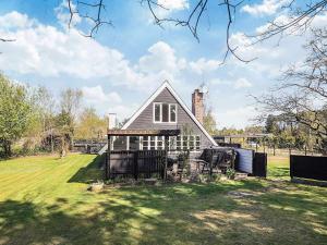 Κήπος έξω από το 6 person holiday home in Hals-By Traum