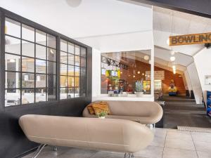 Χώρος καθιστικού στο Charming 4-Person Getaway- Type 7 +28 φωτογραφίες