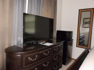 Μια τηλεόραση ή/και κέντρο ψυχαγωγίας στο The Reset Hotel Tacoma-Lakewood-Lacey-DuPont-Olympia