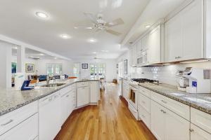 Η κουζίνα ή μικρή κουζίνα στο Town of Rehoboth Beach 104 Philadelphia St