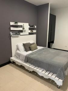 Ảnh trong thư viện ảnh của Penthouse apt Central Park View in HISTORIC building near El Poblado ở Envigado