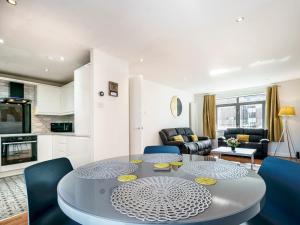 Køkken eller tekøkken på Pass the Keys Lovely 2 Bed2 Bath in City Centre Free Parking