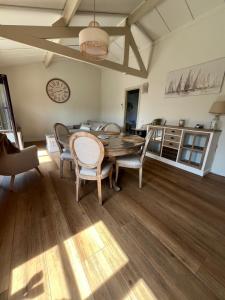 Kuchyň nebo kuchyňský kout v ubytování Myfa Beachcottage Zeewind II 243