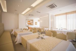 Gallery image of Adrion Aparthotel in Pula