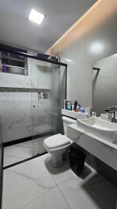 Et badeværelse på Excellent Studio in Caiçara