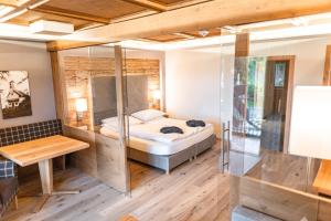 Postel nebo postele na pokoji v ubytování Maraias - Luxury Suites & Apartments