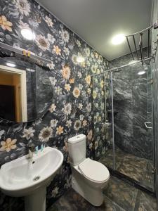 Koupelna v ubytování Albatross Luxe Hotel