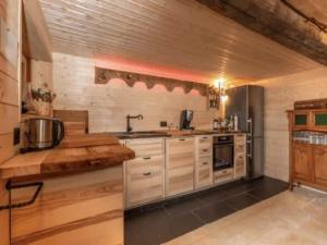 Fotografie z fotogalerie ubytování Chalet in Gstaad near Ski Slopes v destinaci Rossinière