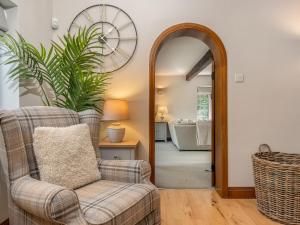 Гостиная зона в Pass the Keys Quintessential Chilterns Hideaway