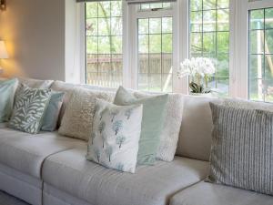 Гостиная зона в Pass the Keys Quintessential Chilterns Hideaway