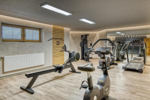 Fitness centrum a/nebo fitness zařízení v ubytování Hotel Jägerhof