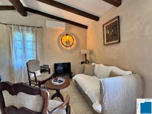 Χώρος καθιστικού στο A Sérénità - Bergerie - Piscine Privée