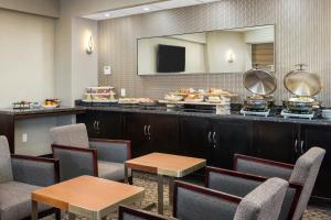 Jídlo v hotelu nebo okolí