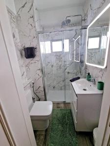 Ein Badezimmer in der Unterkunft Ocean View Penthouse