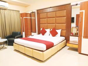 HOTEL EXCELLENCY 객실 침대