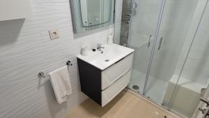 Koupelna v ubytování Miramar apartamentos Cosmos