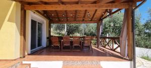 Balkón nebo terasa v ubytování Hillside Villa