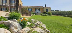 Zahrada ubytování Gîte Paradizu, vue imprenable en Provence