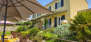 Zahrada ubytování Gîte Paradizu, vue imprenable en Provence