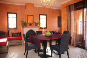 Posezení v ubytování Chambre Tiznit, Riad 7 au village naturiste Couple only + 2 fotografie