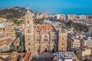 Nespecifikovaný výhled na destinaci Málaga nebo výhled na město při pohledu z apartmánu