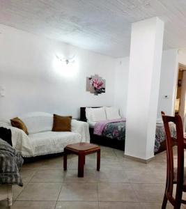 Posteľ alebo postele v izbe v ubytovaní Maria's cozy basement Studio ! + 11 fotografií