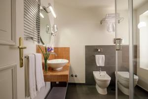 Koupelna v ubytování Vivaldi Luxury Rooms