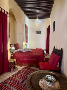 Postel nebo postele na pokoji v ubytování Riad Hotel Sherazade + 37 fotografií