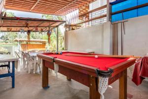 Meja biliard di Rocha country house