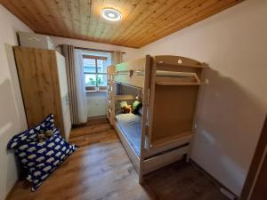 Postel nebo postele na pokoji v ubytování Dreiländereck mit Sauna und Pool, Wohnung 403