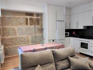 Kuchyň nebo kuchyňský kout v ubytování Charming Apartment in Ourense overlooking the City